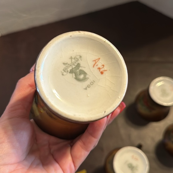 Vintage Warwick tea cups - Picture 12 of 12